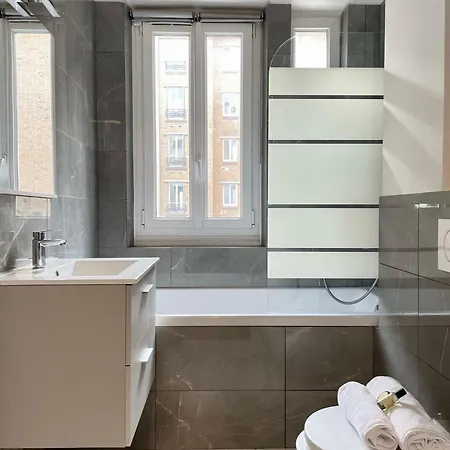 Eiffel Tower Stylish Retreat