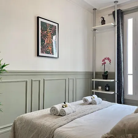 Eiffel Tower Stylish Retreat شقة *