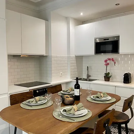 Eiffel Tower Stylish Retreat