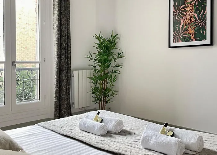 Eiffel Tower Stylish Retreat 公寓 *